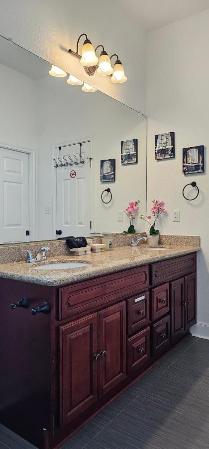 Private Beach -- Away From The Crowds - Ocean Views -Short Drive To Moody Gardens, Schlitter Bahn, Pleasure Pier Galveston Esterno foto